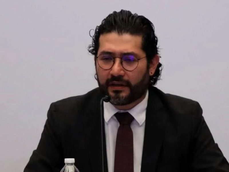 Le gritan al Secretario del Trabajo “traidor” y “simulador”, en conferencia en la UNAM