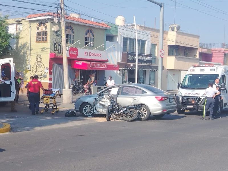Falla en sincronización de semáforos ocasiona choque y muerte de un motociclista