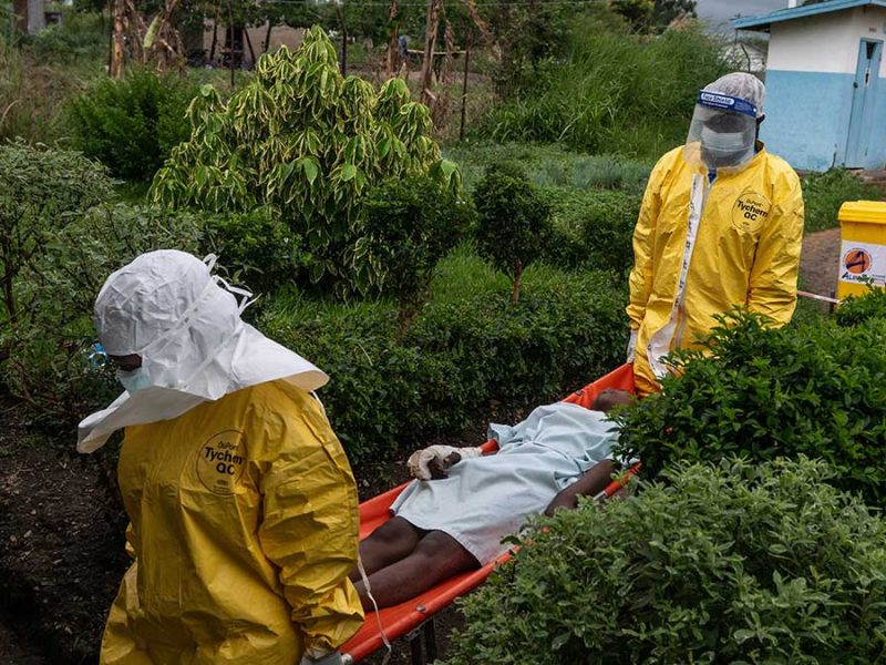 Alerta máxima en el Congo: OMS eleva el riesgo de ébola a nivel “muy alto”