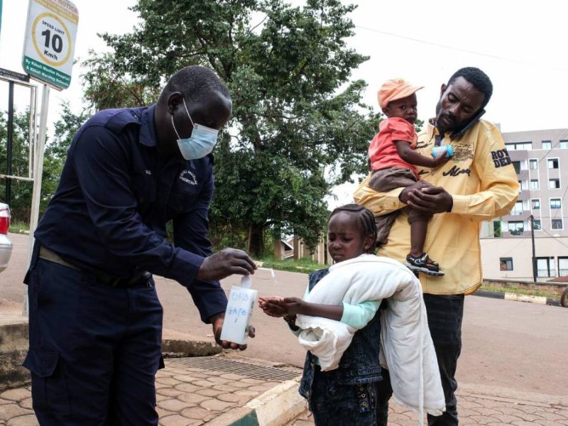 La OMS declara emergencia internacional por raro brote de ébola en Congo y Uganda