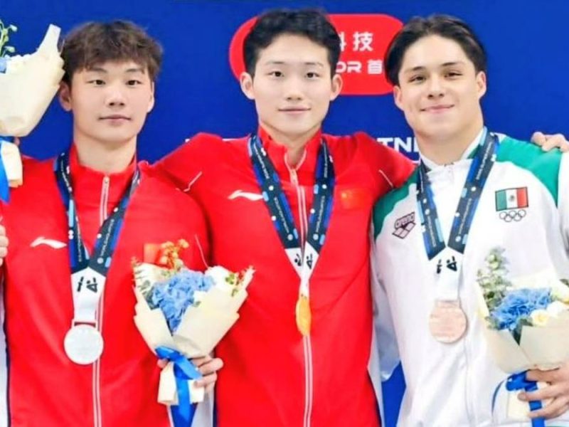 Osmar Olvera gana bronce en Súper Final de Clavados 2026