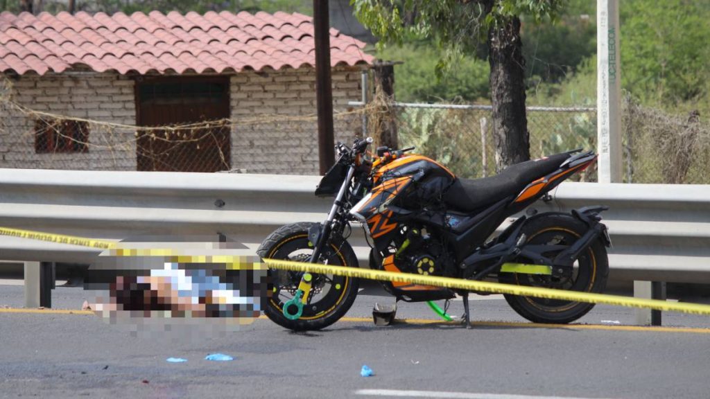 pareja-accidente-leon-silao