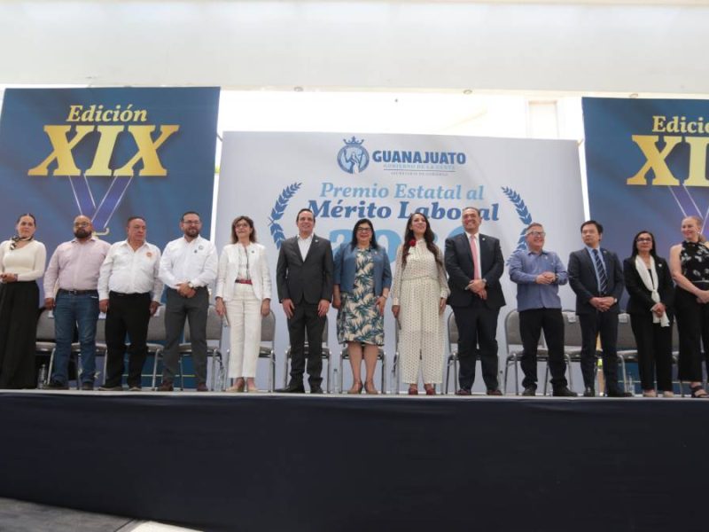 Reconoce Libia Dennise la innovación con el Premio Estatal al Mérito Laboral