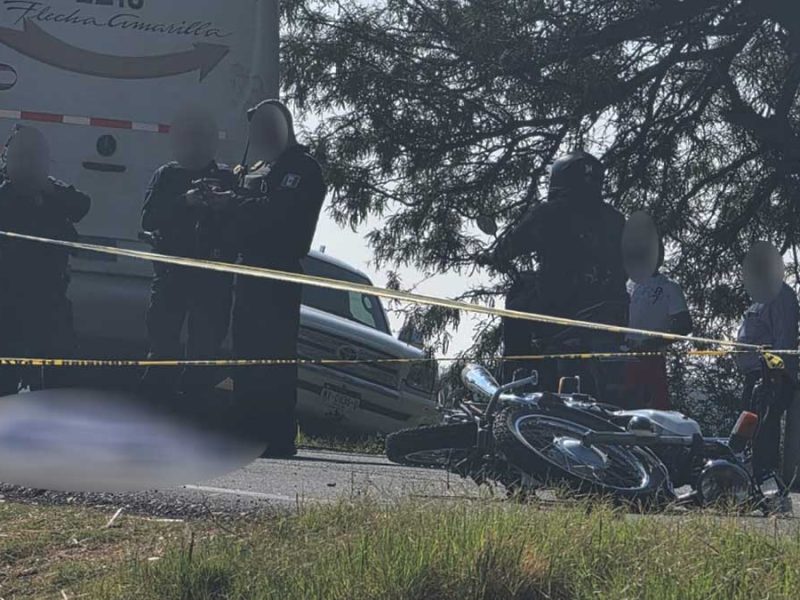 Impacto mortal en Salamanca: Tres menores en moto chocan contra Jetta; hay un muerto