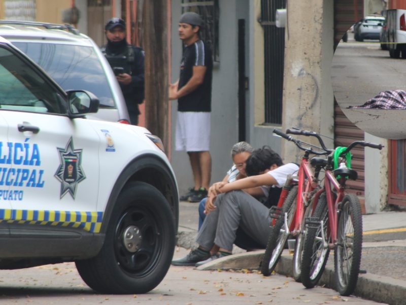Abuelito falleció al llevar a su nieto en bici a la escuela; él nunca se separó del cuerpo en Irapuato