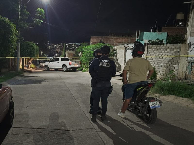 Mecánico llegaba a su casa cuando tras hablar con tripulantes de moto es asesinado en León