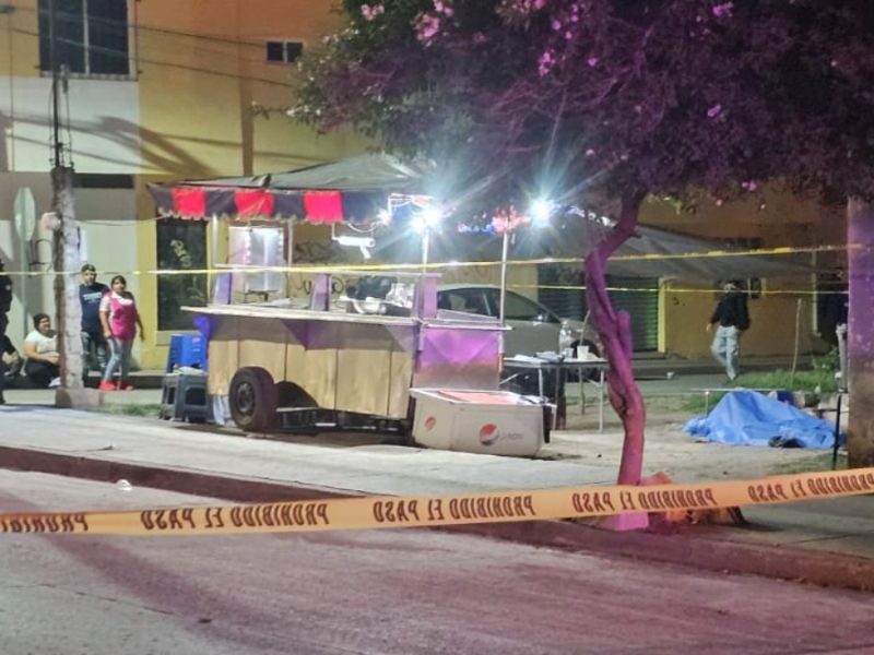 Tacos y balazos: Matan a mujer durante ataque armado en puesto de Salamanca