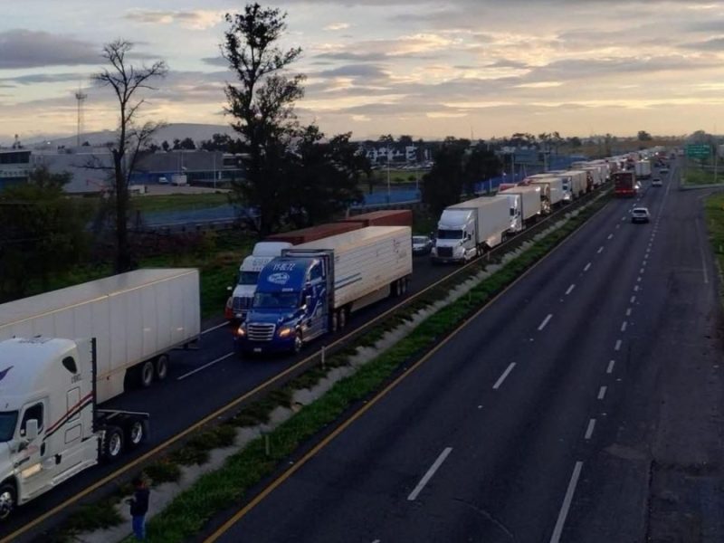 Bloqueo en la Pénjamo-Abasolo fue por accidente; gobierno dialoga con transportistas