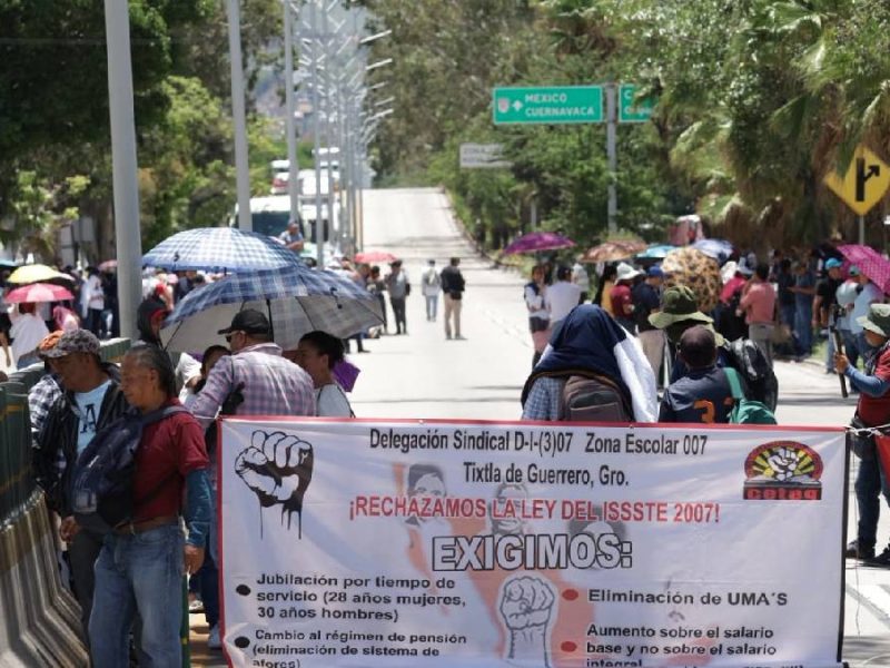 Líder de la CETEG estima en 400 mil pesos los daños por encapsulamiento policial