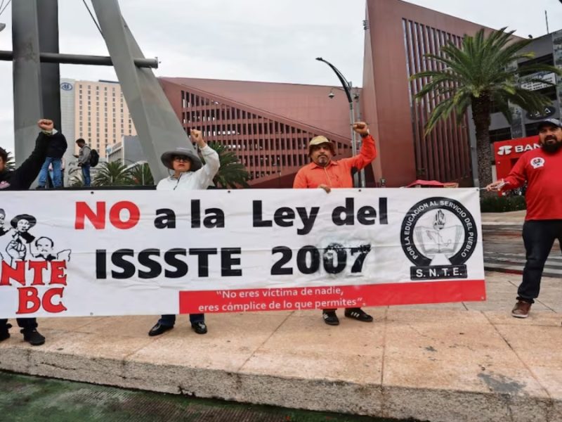 CNTE deja sin clases a 1.4 millones de niños; paro cuesta casi $900 mdp y sin dar servicio