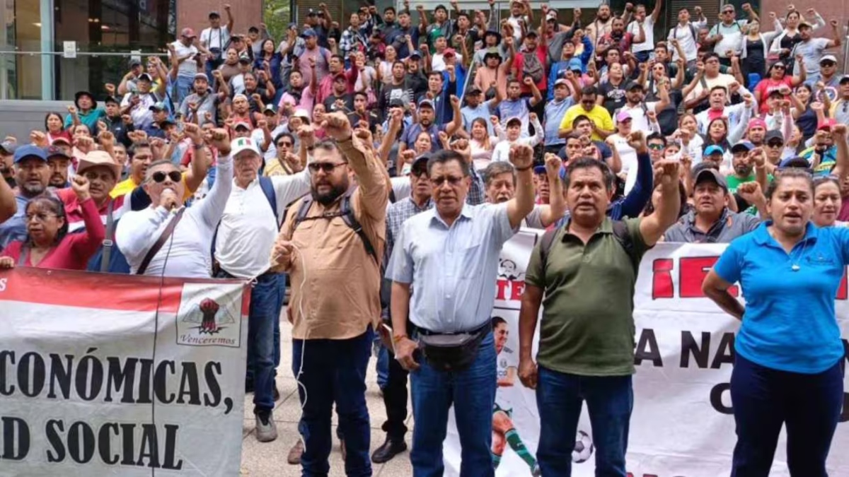 CNTE plantón