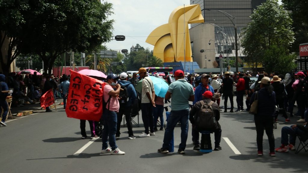 CNTE-plantón