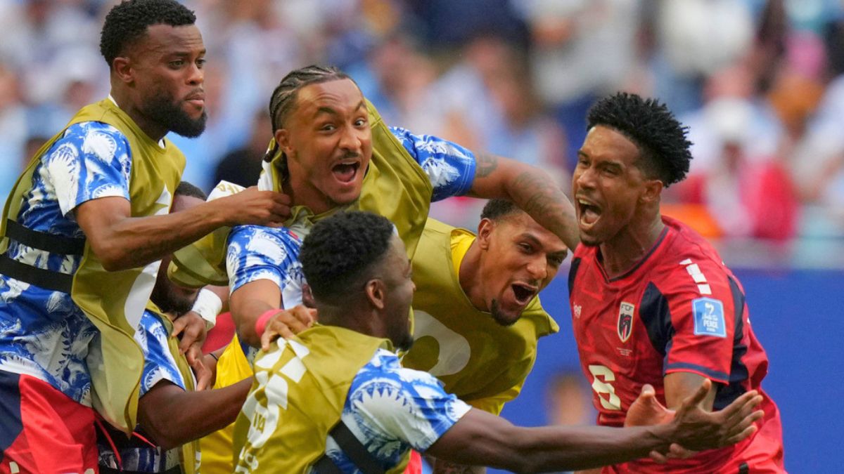 Cabo Verde celebra ante Uruguay tras el 2-2. AP.
