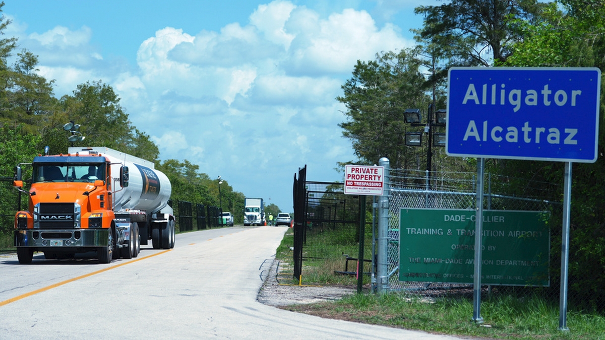 Centro de detención de migrantes en Florida