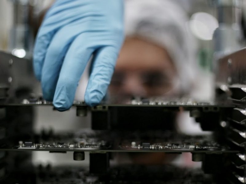 Pese a aranceles, China sigue dominando el mercado en México