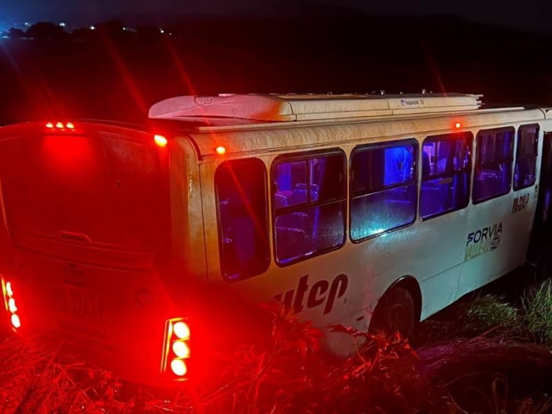 Choque múltiple deja 11 pasajeros heridos en la carretera Salamanca-Valle de Santiago