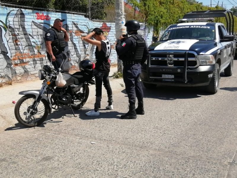 Policía de León irrumpe en casa a la fuerza; acumula 19 recomendaciones por abusos