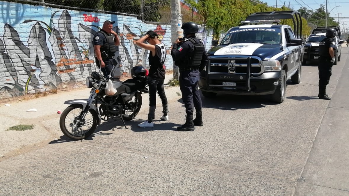 Detenciones arbitrarias de policías de León