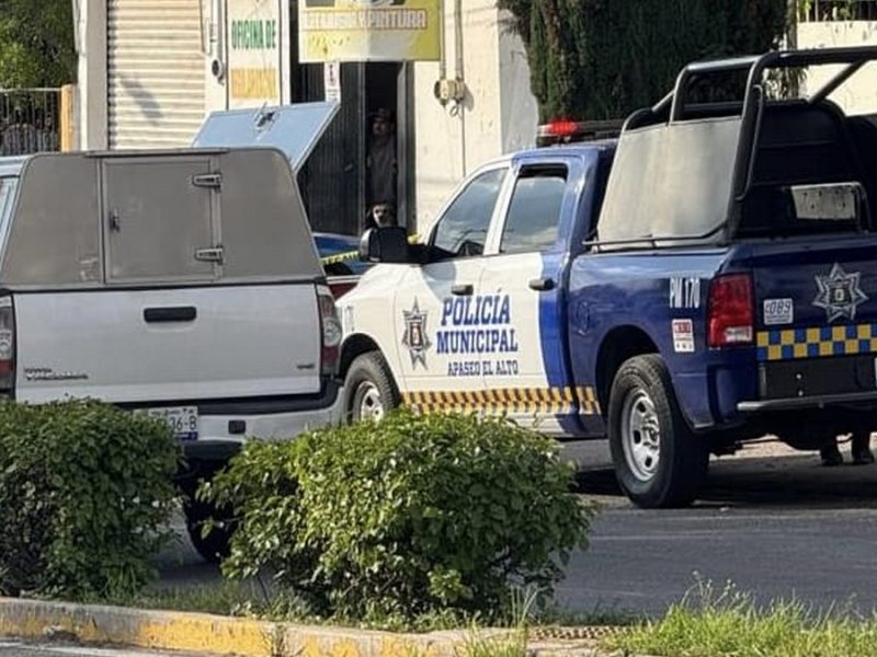 Llegan hombres armados en moto a taller de hojalatería y matan a dos en Apaseo el Alto