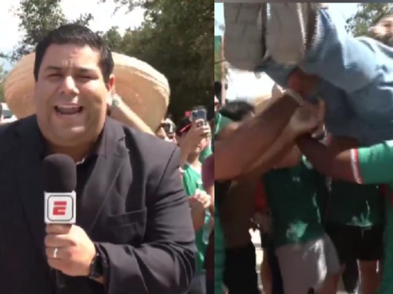Aficionados del ‘Tri’ cargan y lanzan hacia arriba a Óscar Gallardo, de ESPN, mientras hacía enlace en Monterrey
