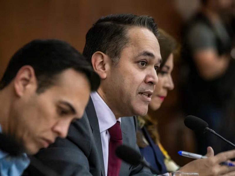 Se esfuma Tesorero del gobernador Rubén Rocha Moya: EU no tiene rastro de Enrique Díaz