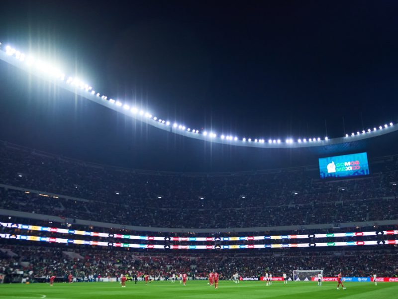 En Estadio Azteca, abogado notifica que dueños de palcos y plateas llevarán bebidas y alimentos, pero no es recibido