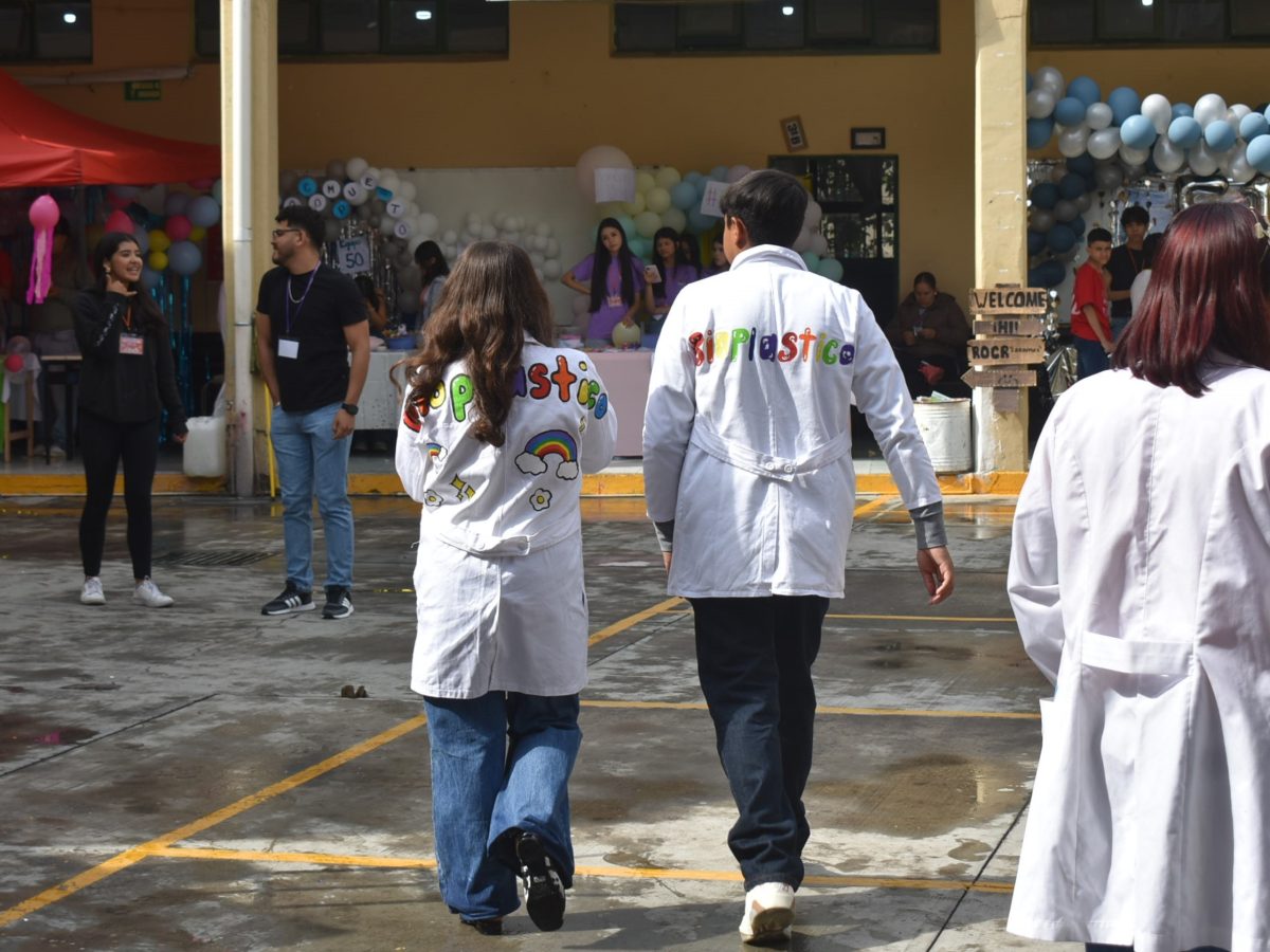Estudiantes siembran la curiosidad científica en la 10° Feria de Ciencias