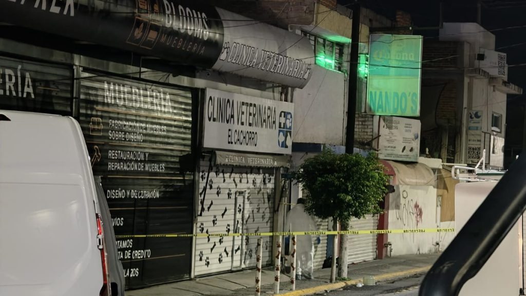 Atacan bar Nando’s en León; matan a la dueña y a una empleada