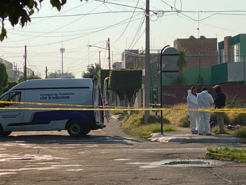 Indagan como homicidio hallazgo de cuerpo de hombre en Arboledas en Celaya