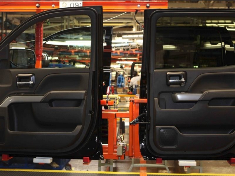 Prevén aumente porcentaje en las reglas de origen para industria automotriz durante revisión al T-MEC