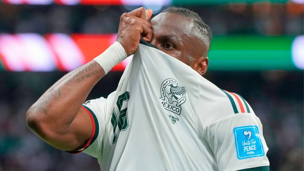 Julián Quiñones celebra en el Mundial 2026. AP.