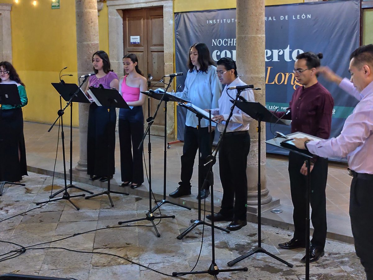 Ovacionan al Coro de la EML por unir la música sacra con el pop