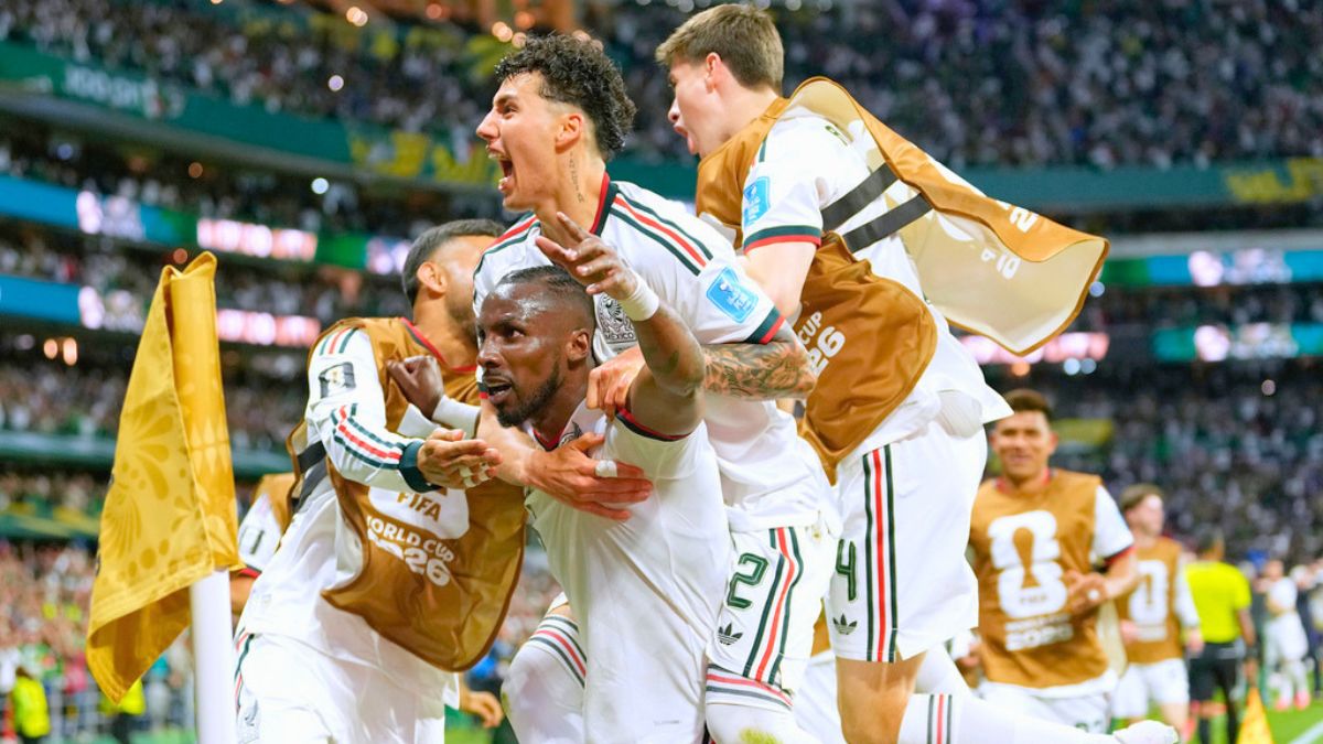 La Selección Mexicana celebra el segundo sobre Chequia. AP.