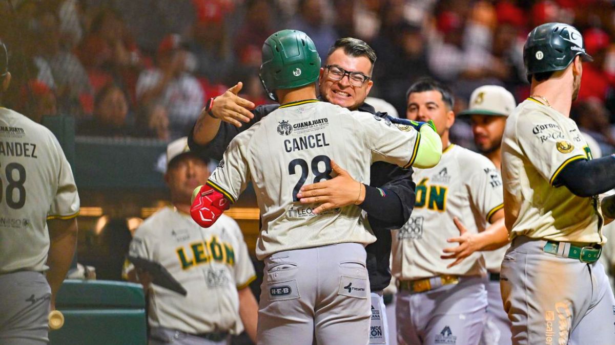 Los Bravos de León vencieron a los Diablos a domicilio.