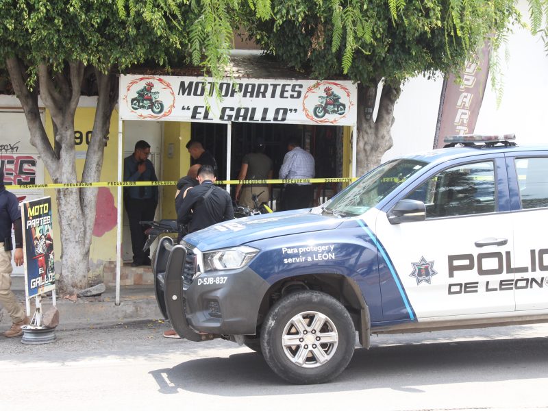 Matan El Gallo expolicía León (1)