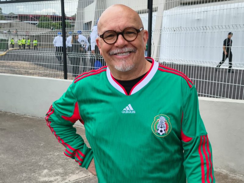 Mauricio Castillo es ‘Otro Rollo’ apoyando a la Selección Mexicana 