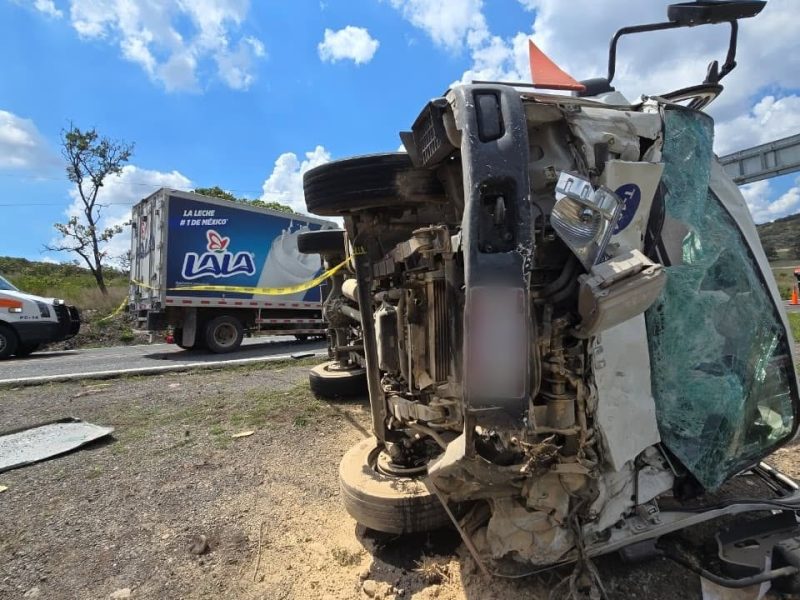 Tragedia en la Guanajuato-Juventino Rosas: Choque frontal deja un muerto y un herido