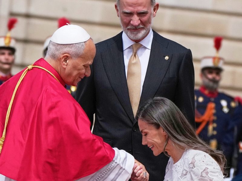 Insta el Papa a rechazar la polarización en la primera visita papal desde hace 15 años en España