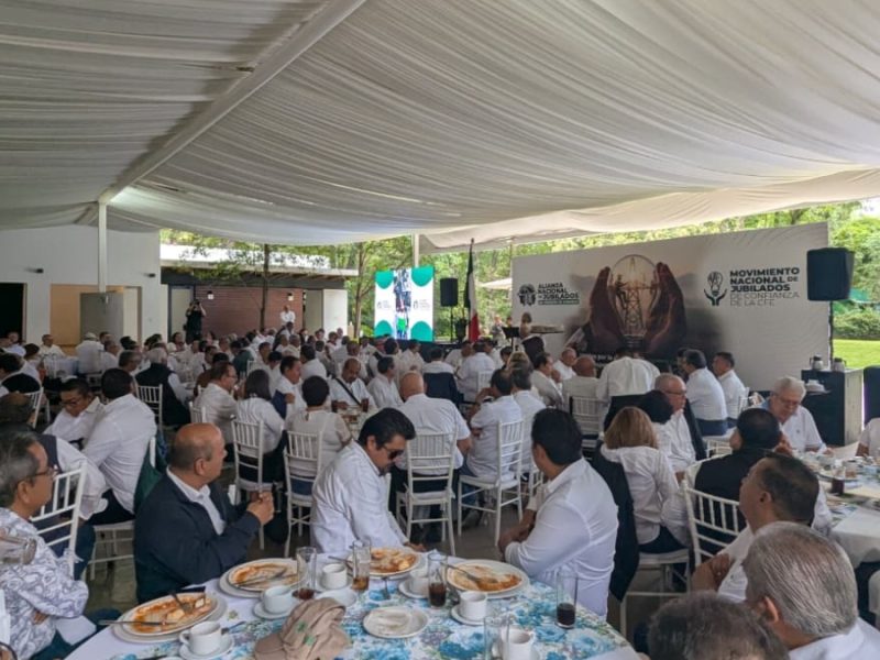 Jubilados y pensionados de diversos estados protestan en Irapuato contra recorte a sus pensiones