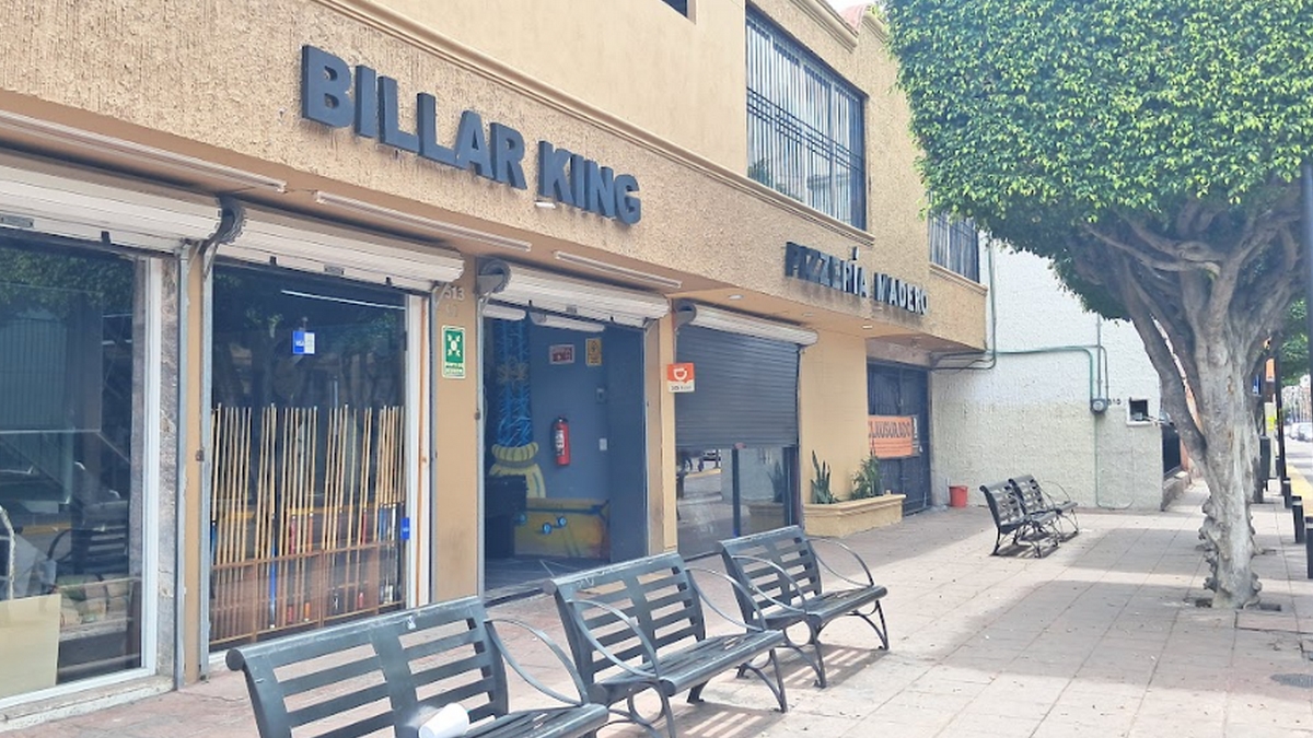 Regularizan locales en León