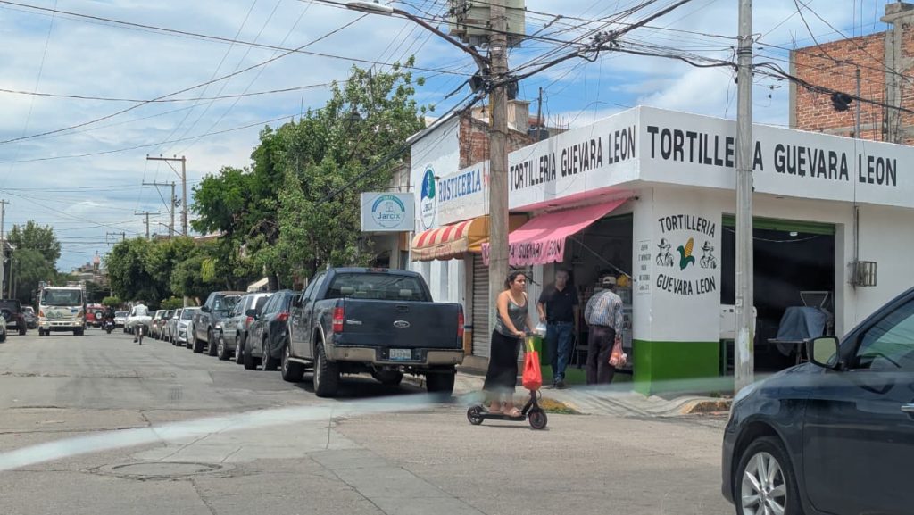 Buscan regular scooters y biciletas eléctricas en Irapuato