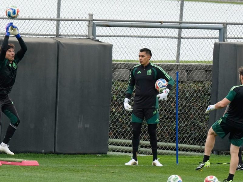 “Si le toca a Memo, creo que lo va a hacer de la mejor manera”: Alexis Vega