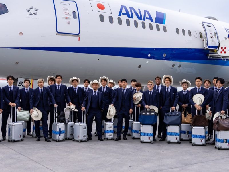 Selección de Japón llega a Monterrey y jugadores son recibidos con sombreros y porra
