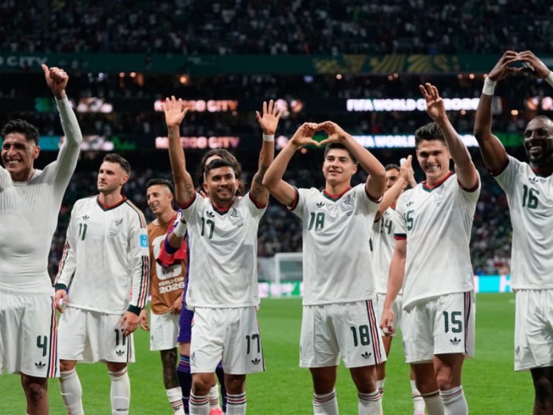 México, tienes derecho a muchas más noches en la que la lluvia sea de goles 