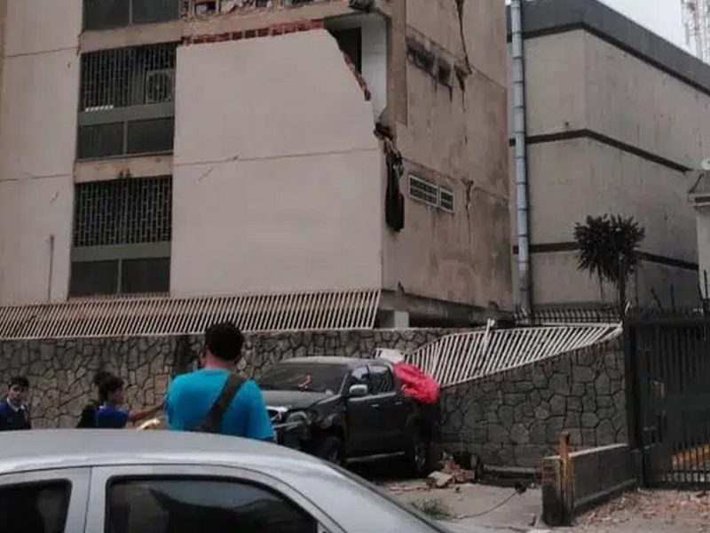 Dos terremotos de 7.1 y 7.5 grados con un minuto de diferencia sacudieron a Venezuela