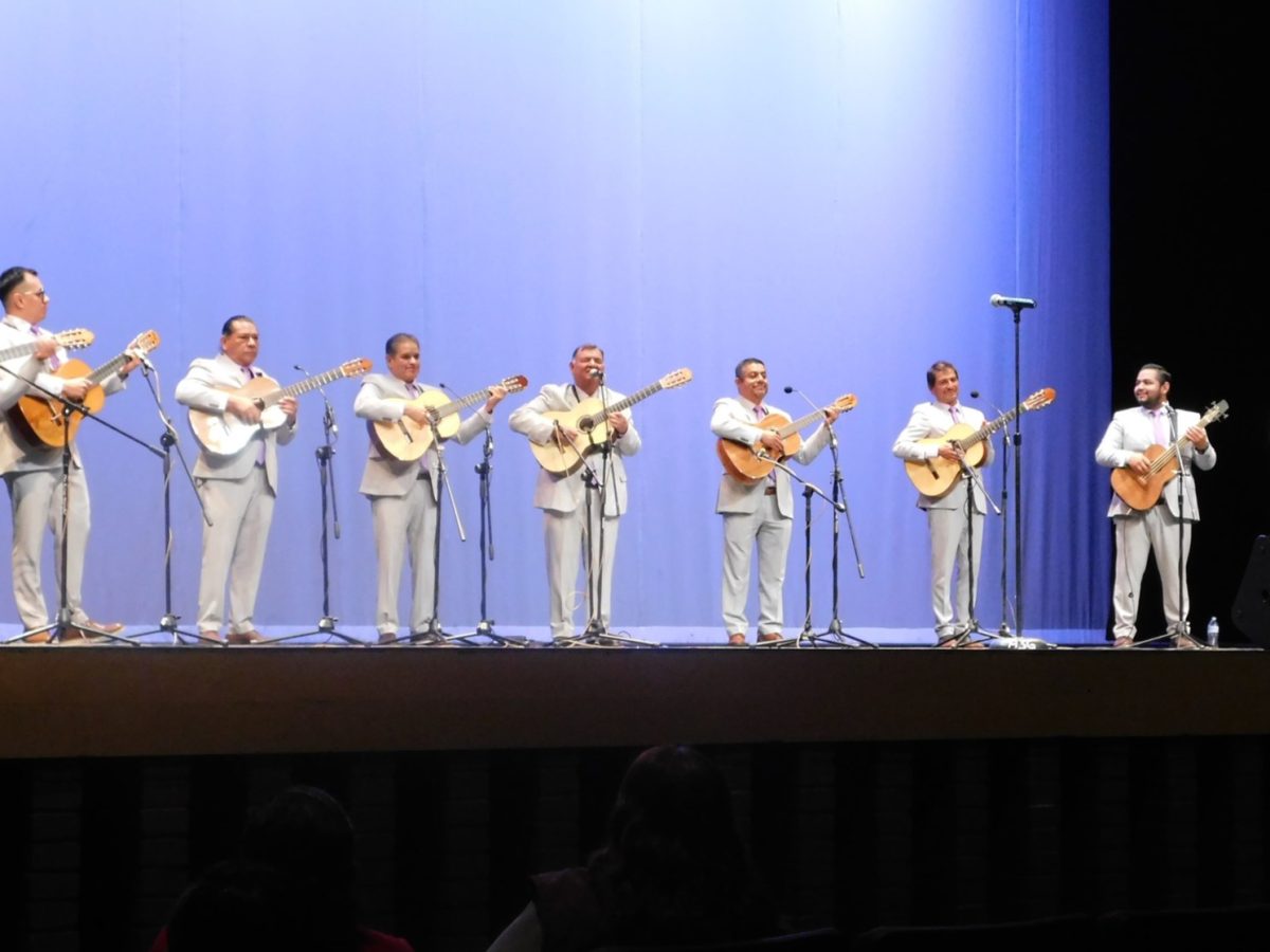 Músicos de Celaya se ofrecen concierto a favor de la inclusión visual