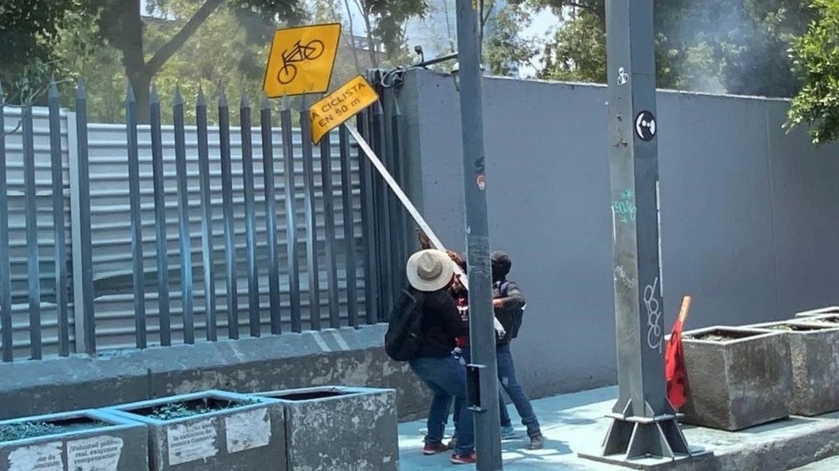 Vandaliza CNTE SEP