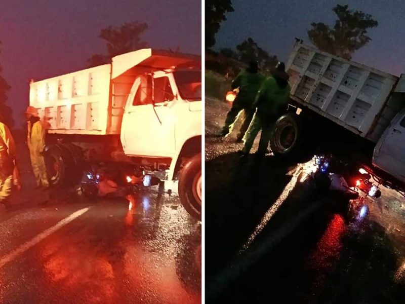 Brutal accidente en Acámbaro-Salvatierra: Motociclista queda atrapado bajo una tolva