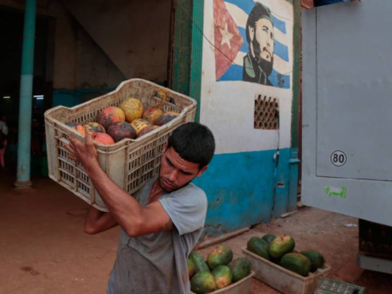 Giro histórico en Cuba: Aprueban libre mercado y bancos privados ante crisis