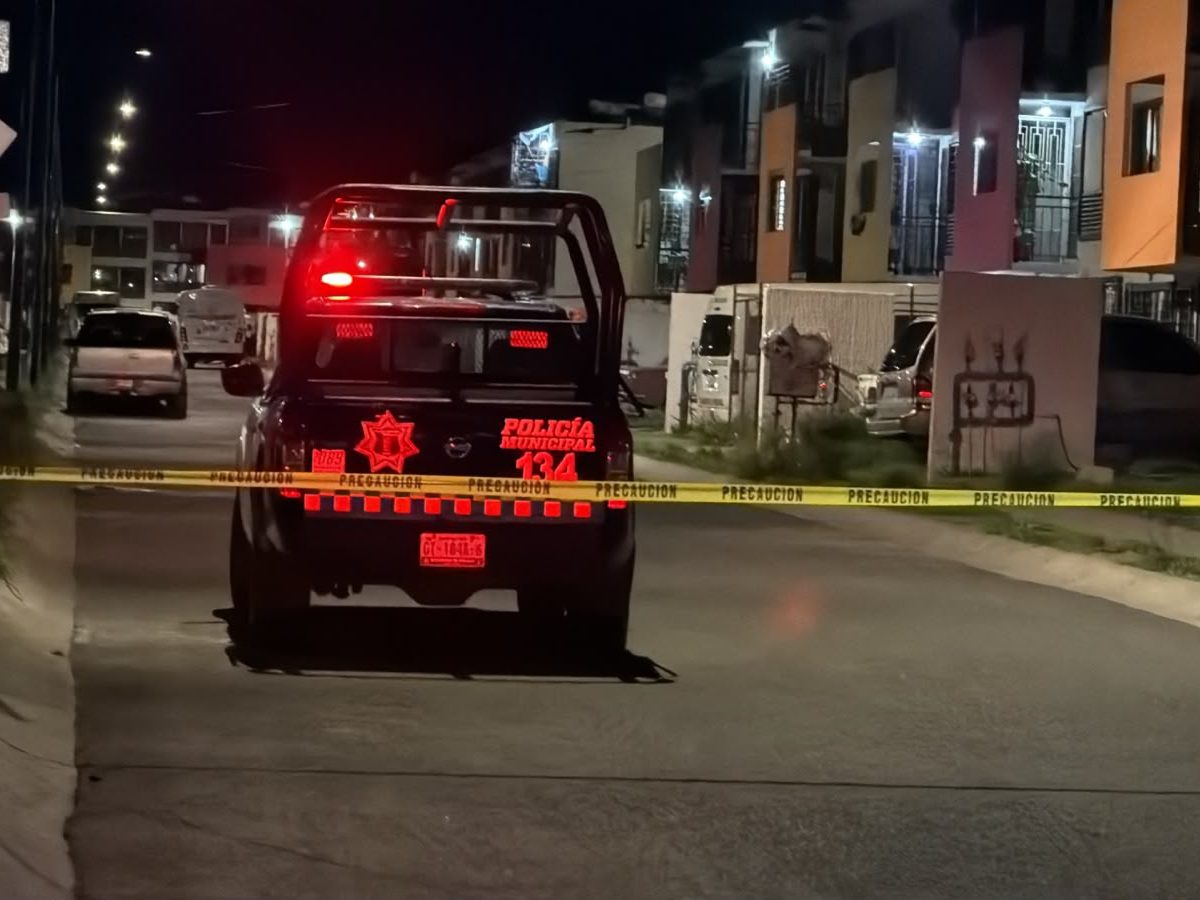 Quedó sobre un charco de sangre: Martín reparaba una moto cuando sicarios llegaron a balearlo en Brisas del Campestre